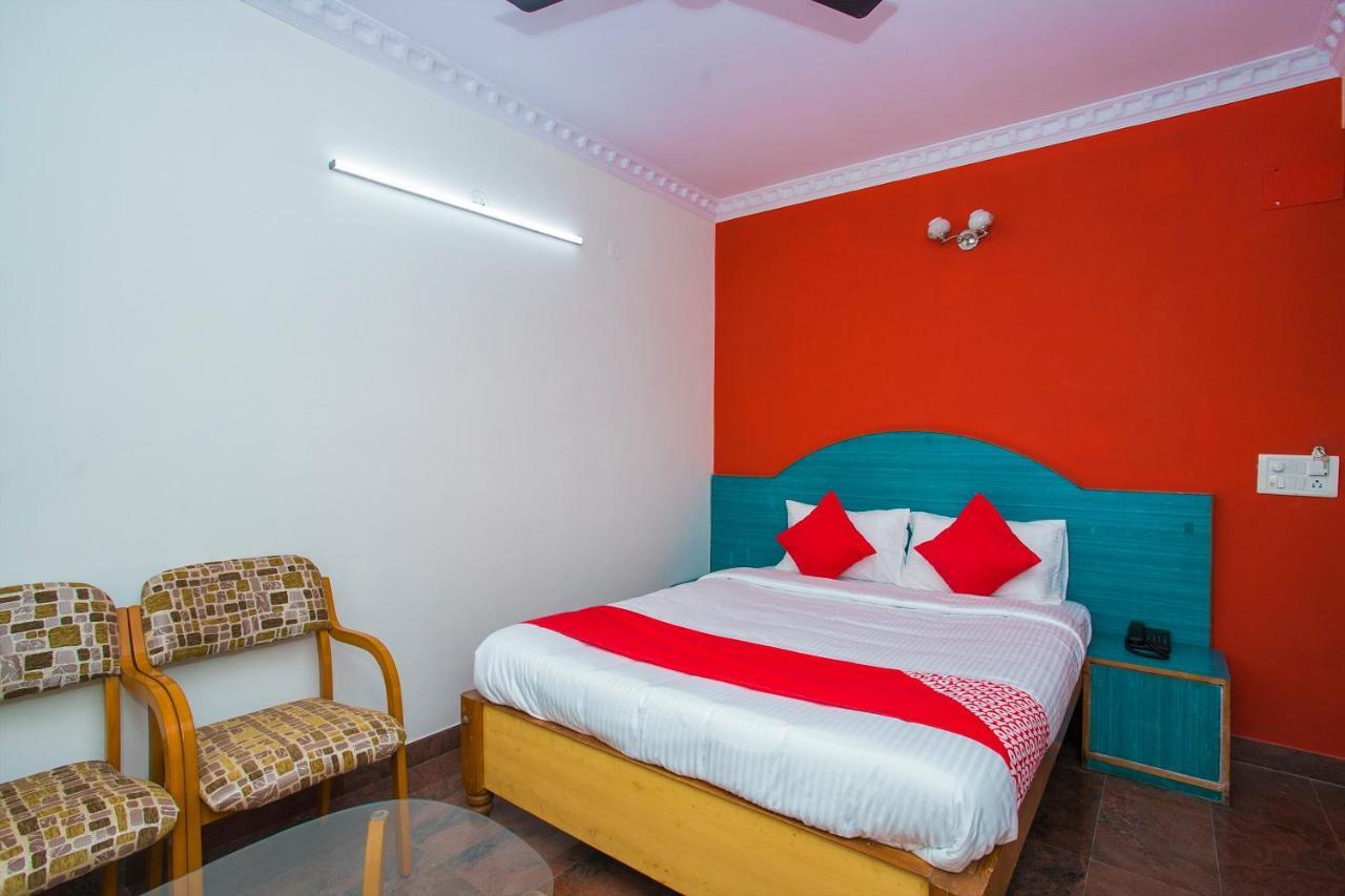 Oyo 16123 Chandana Deluxe Bangalore Ngoại thất bức ảnh