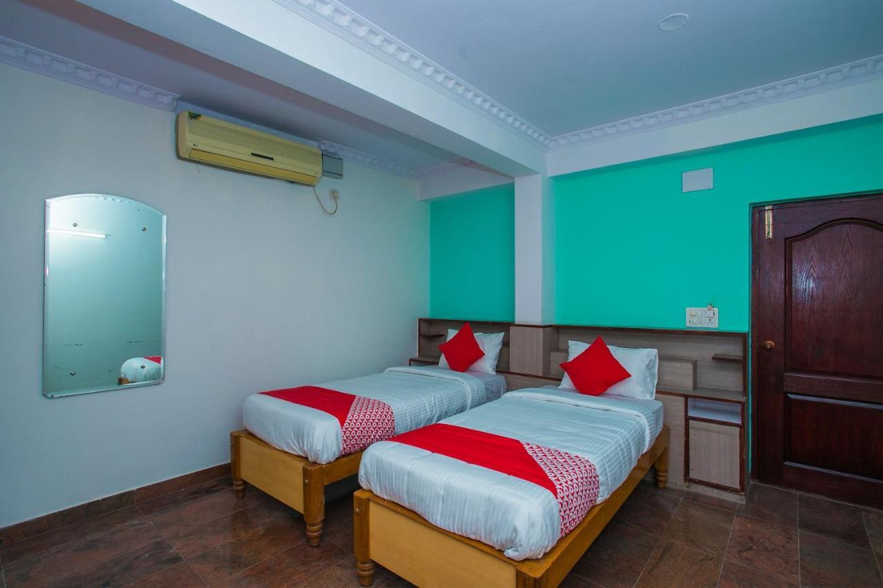 Oyo 16123 Chandana Deluxe Bangalore Ngoại thất bức ảnh
