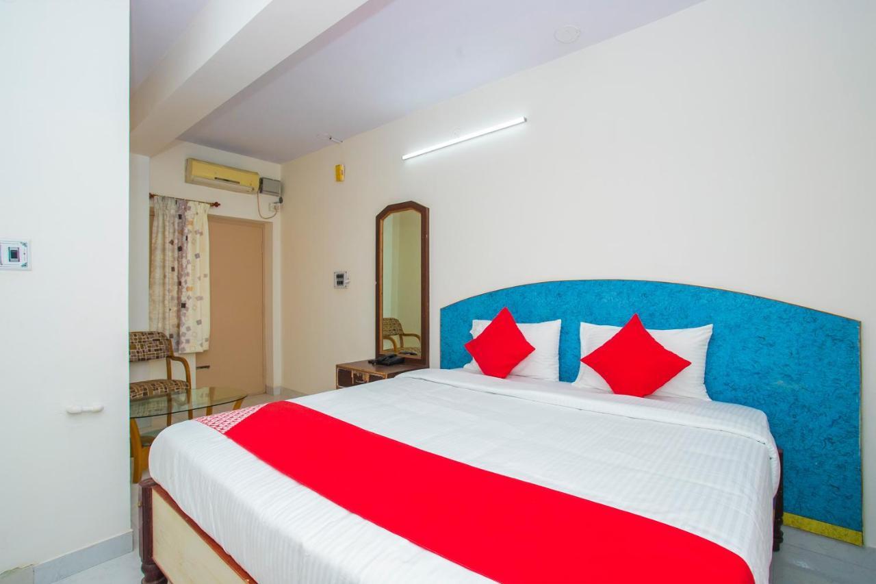 Oyo 16123 Chandana Deluxe Bangalore Ngoại thất bức ảnh