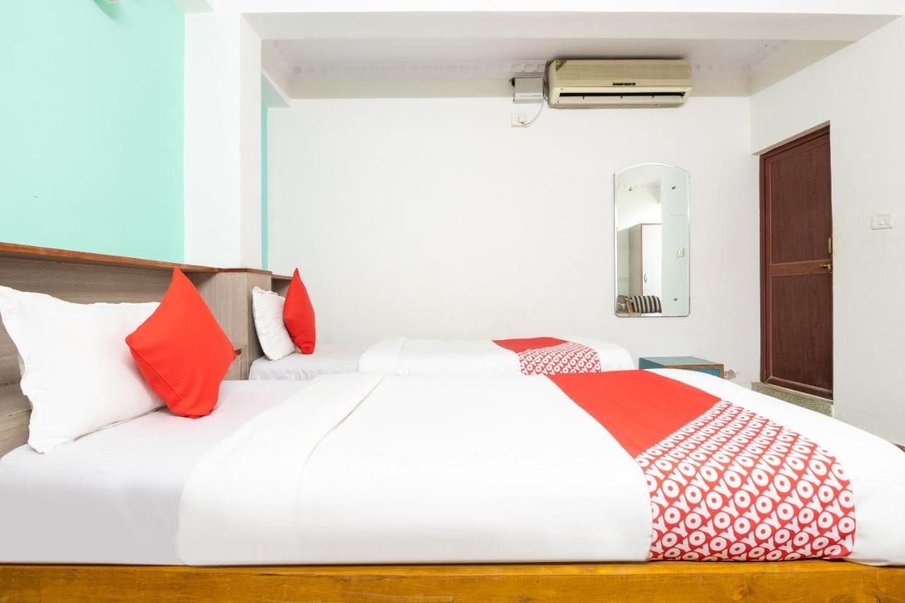 Oyo 16123 Chandana Deluxe Bangalore Ngoại thất bức ảnh