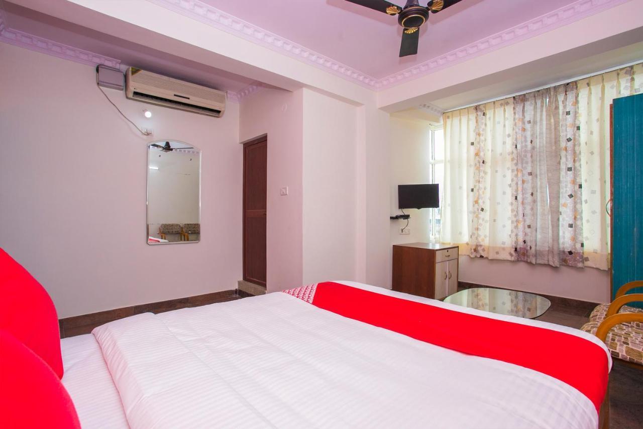 Oyo 16123 Chandana Deluxe Bangalore Ngoại thất bức ảnh