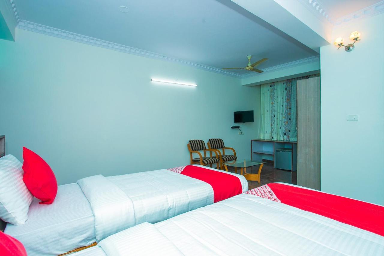 Oyo 16123 Chandana Deluxe Bangalore Ngoại thất bức ảnh